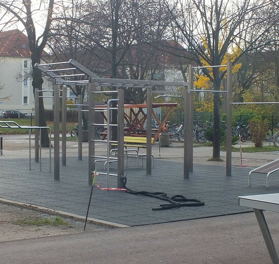 Calisthenics Anlage Schulsport Gymnasium in Haale Saale